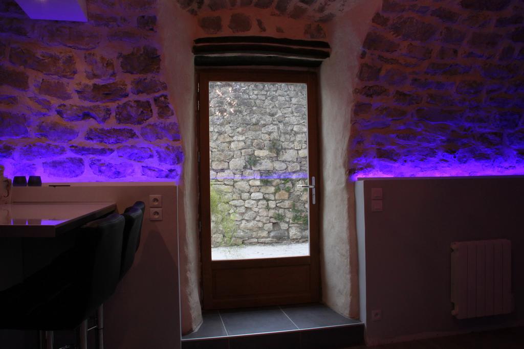 Gite De La Fontaine Paulhe Szoba fotó